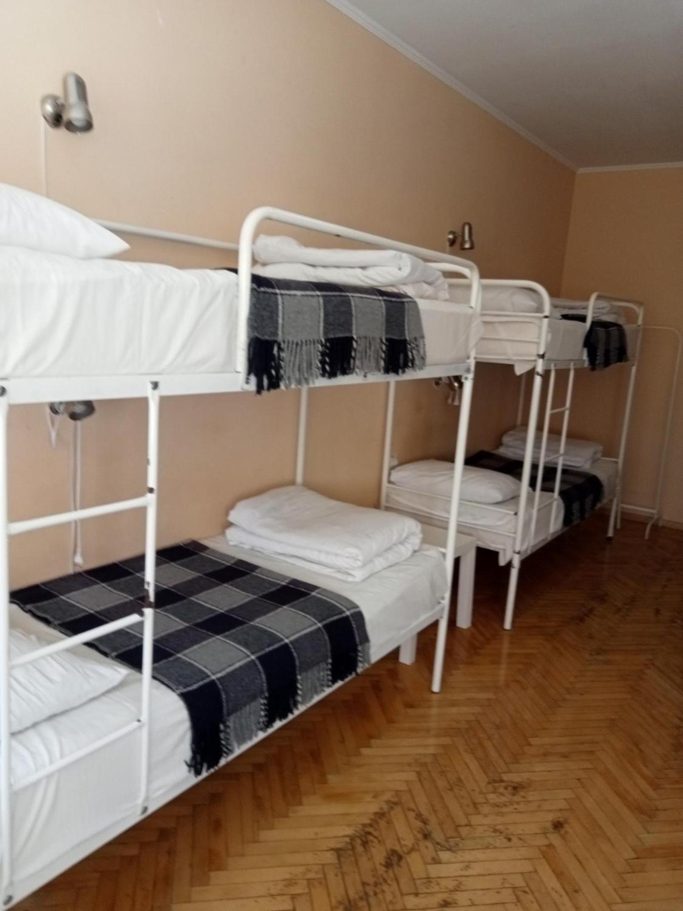 Hostel Iskra Λβιβ Εξωτερικό φωτογραφία