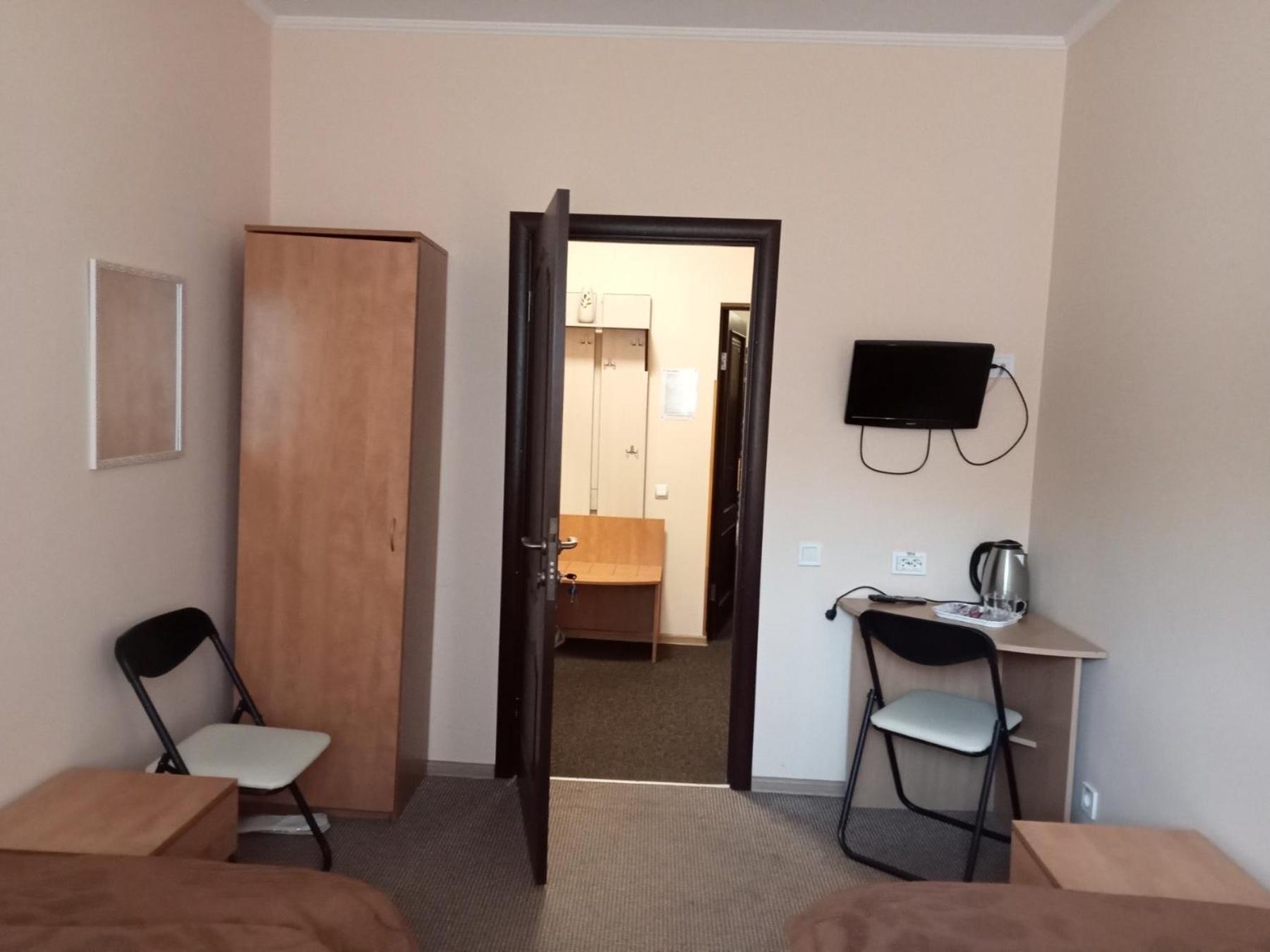 Hostel Iskra Λβιβ Εξωτερικό φωτογραφία