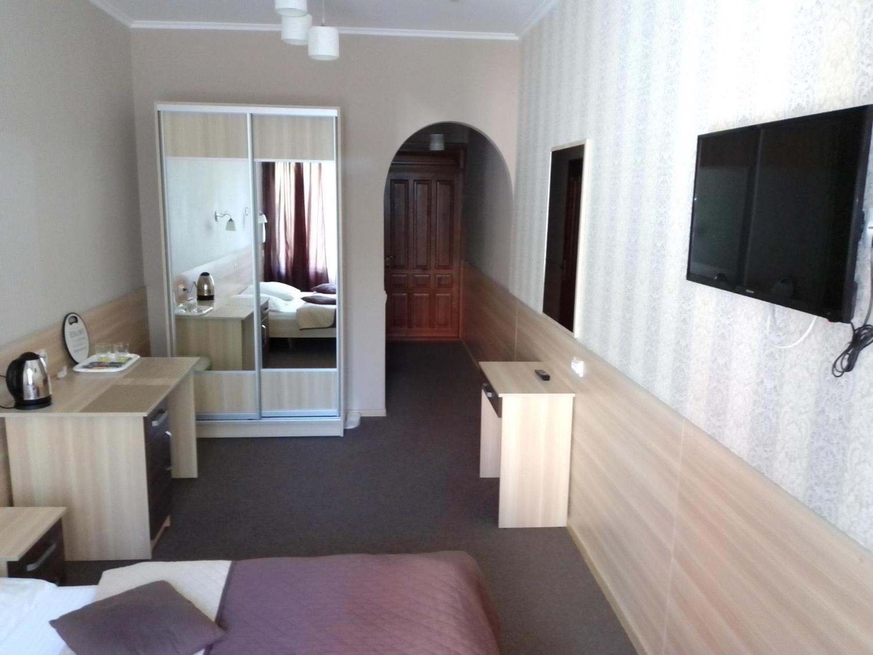 Hostel Iskra Λβιβ Εξωτερικό φωτογραφία